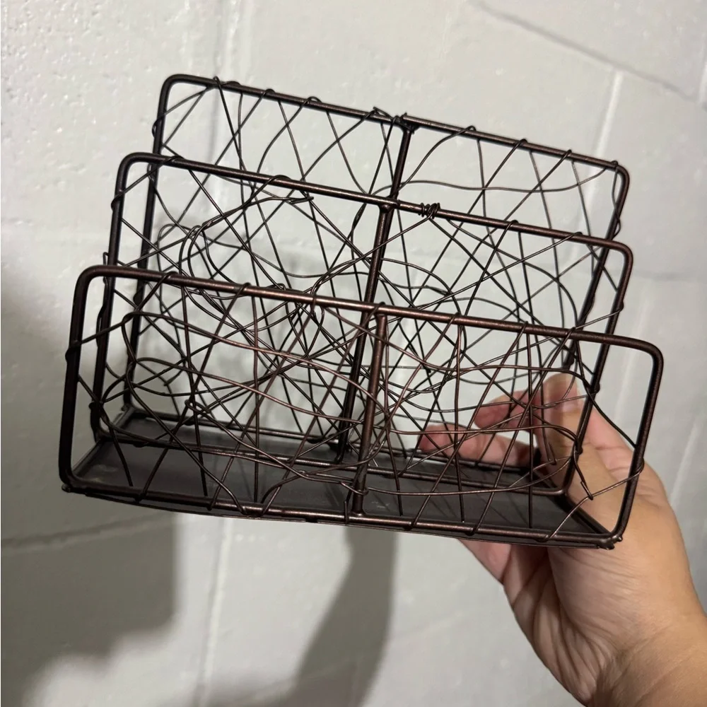 Brown Wire Organizer